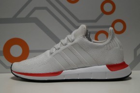 ADIDAS SWIFT RUN